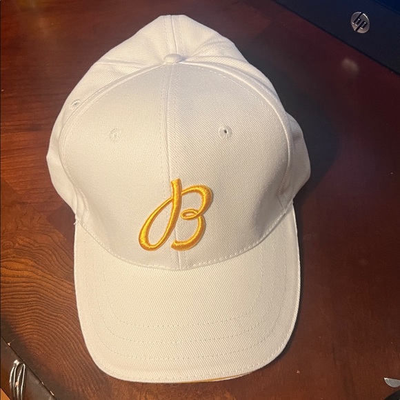 Breitling 1884 White Baseball Cap Yellow Gold Logo Hat Organic Cotton Adjustable - Picture 1 of 3